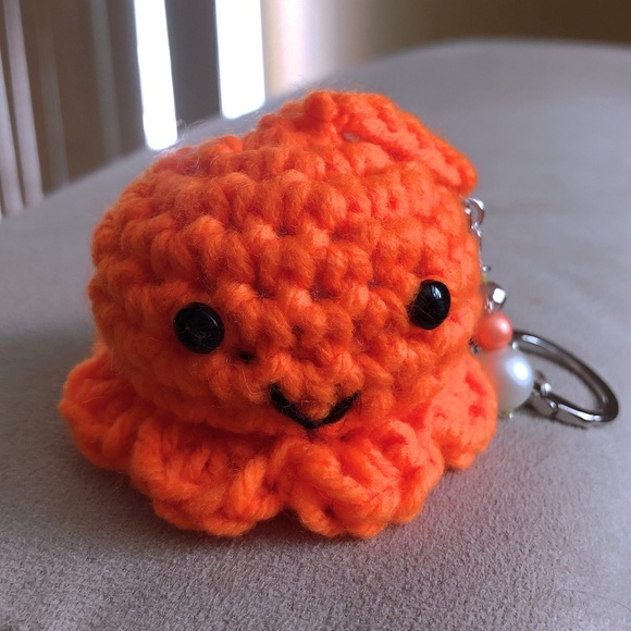 Baby Octopus 🐙 keychain - Picture 3 of 6